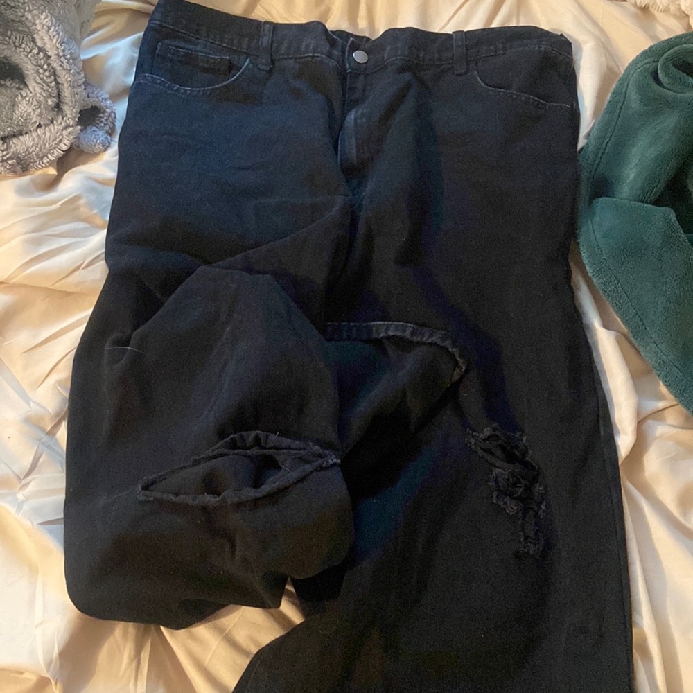SHEIN black ripped jeans